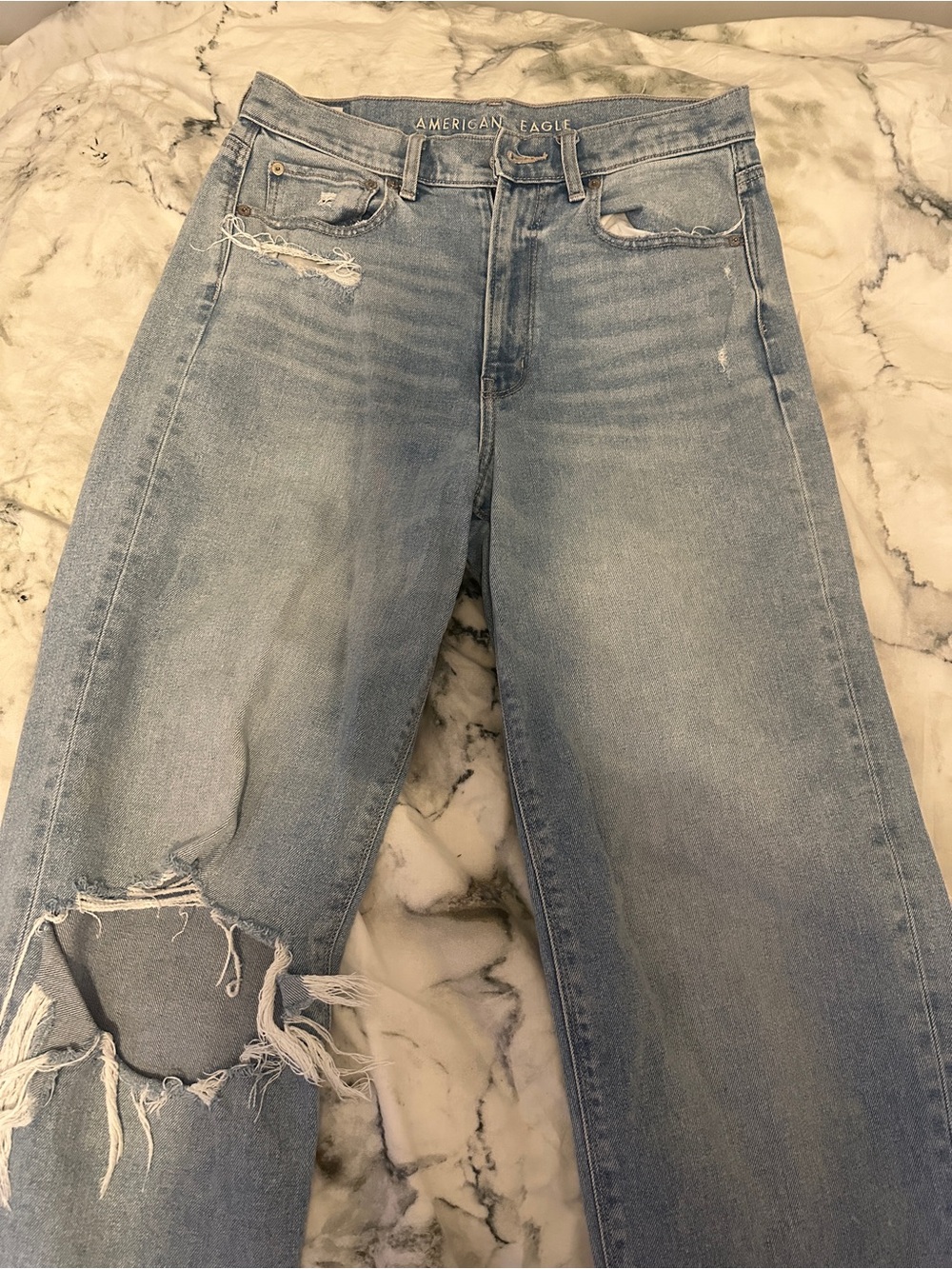 American Eagle Outfitters Light Wash Distressed Straight Leg Jeans